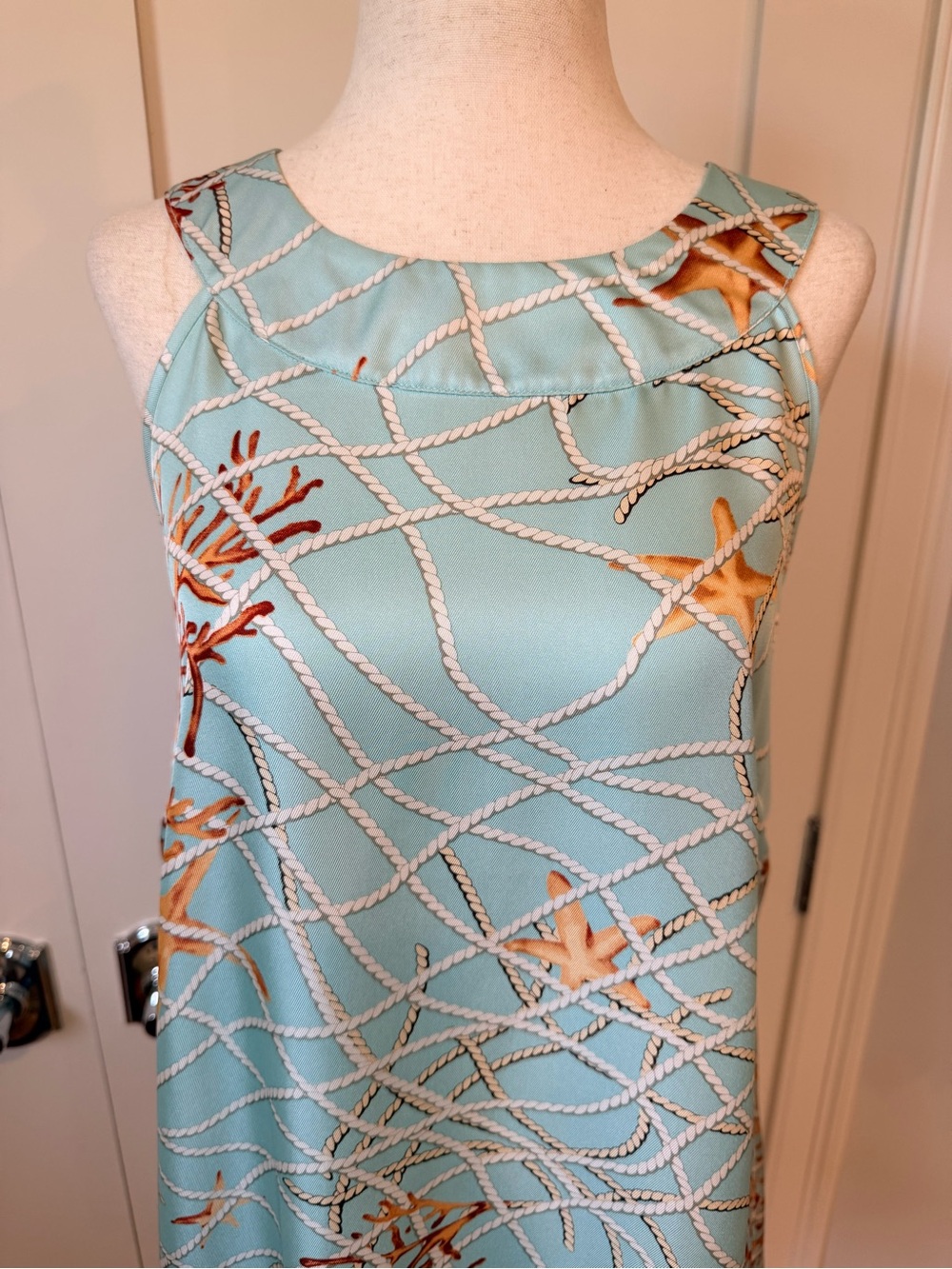 J McLaughlin Silk Sleeveless Sea Rope Print Flowy Top in Light Blue - Picture 2 of 12